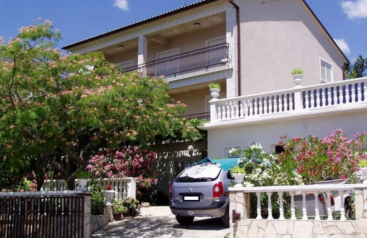Gasthuis Leo Room 2 Nv - Room For 2-3 Persons With Bathroom, Balcony Novi Vinodolski